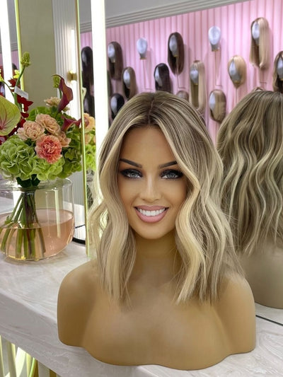 Gewellte Bob-Balayage-Perücke mit langem Seitenpony 2413